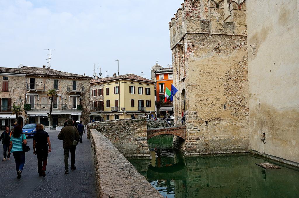 Aurora Sirmione Appartamenti Екстериор снимка
